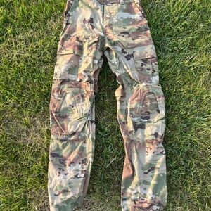 U.S. Army Camouflage Cargo Pants vintage combat Camo real authentic valor